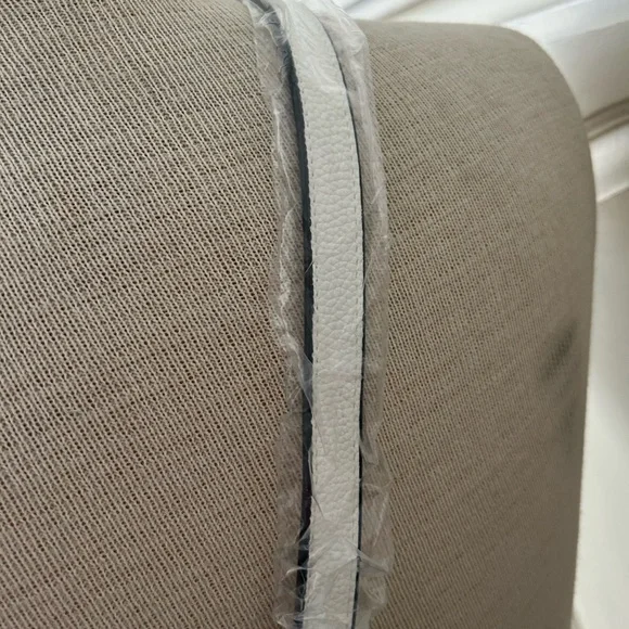 Small Off White Shoulder/ Crossbody - Picture 5 of 9